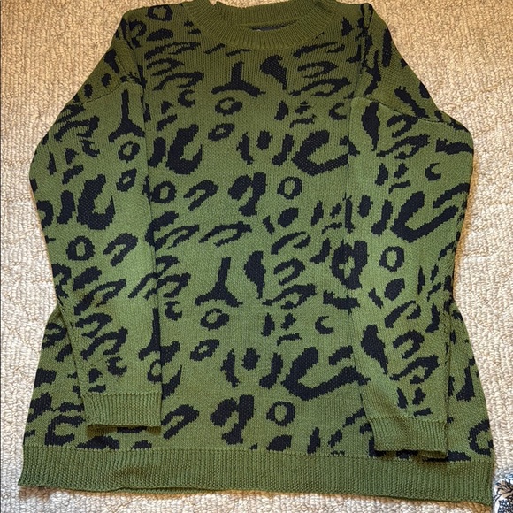 Graphic Green and Black Crew Neck Sweater - Picture 1 of 4